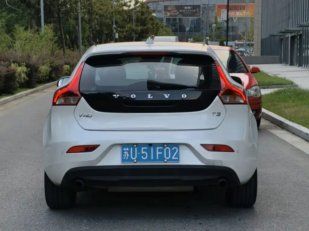 Volvo V40 — миниатюра 5