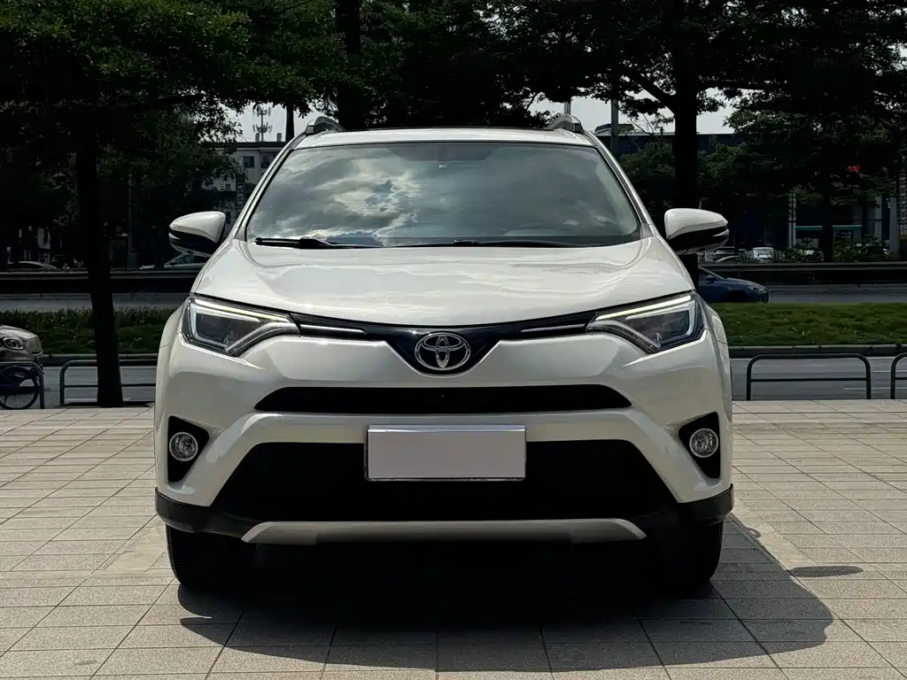 Toyota RAV4 — миниатюра 2