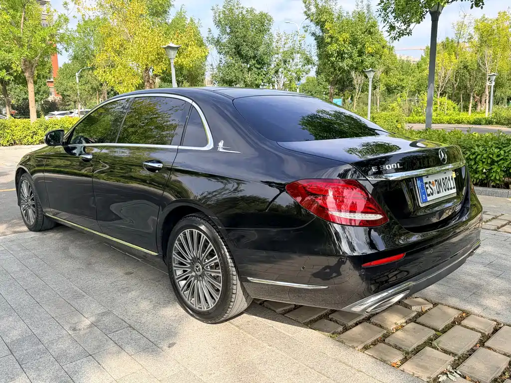Mercedes-Benz E-Class — миниатюра 7