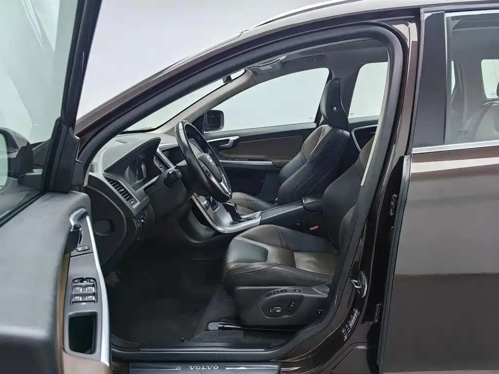Volvo XC60 — миниатюра 8
