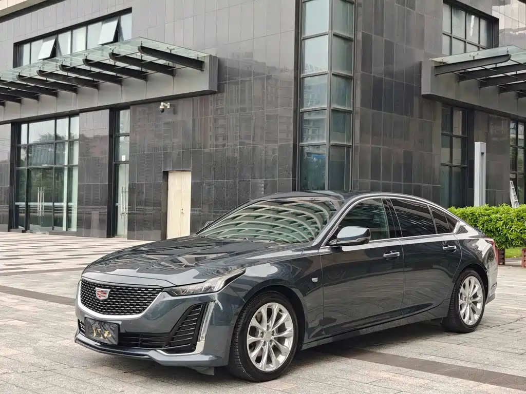 Cadillac XT5 2021 — фото 2