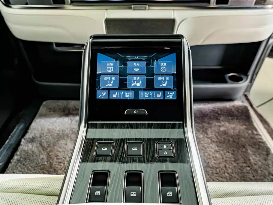 Lexus LM — миниатюра 28