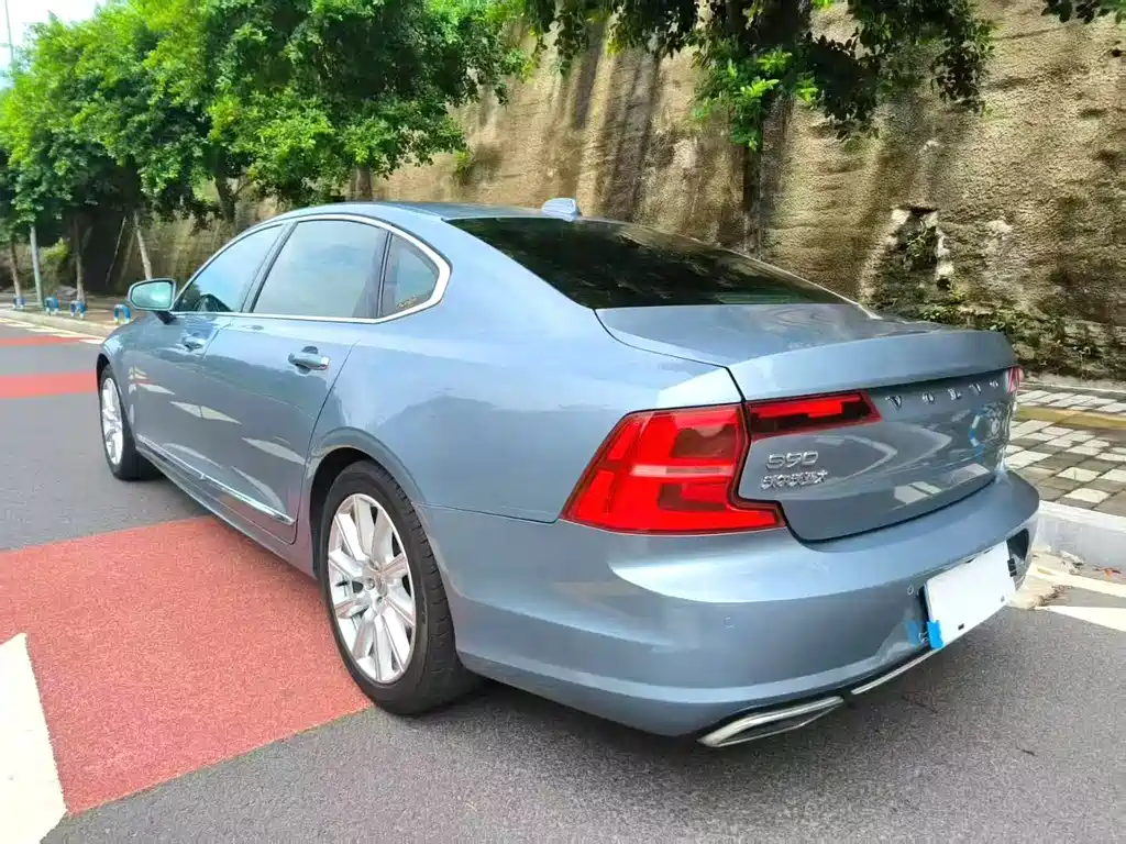 Volvo S90 — миниатюра 9