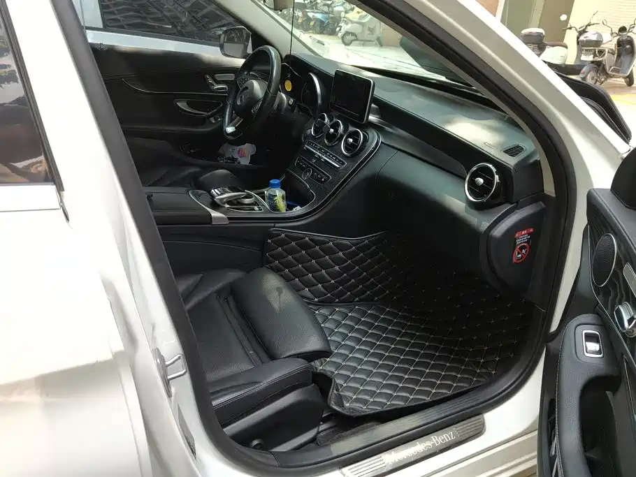 Mercedes-Benz C-Class — миниатюра 8
