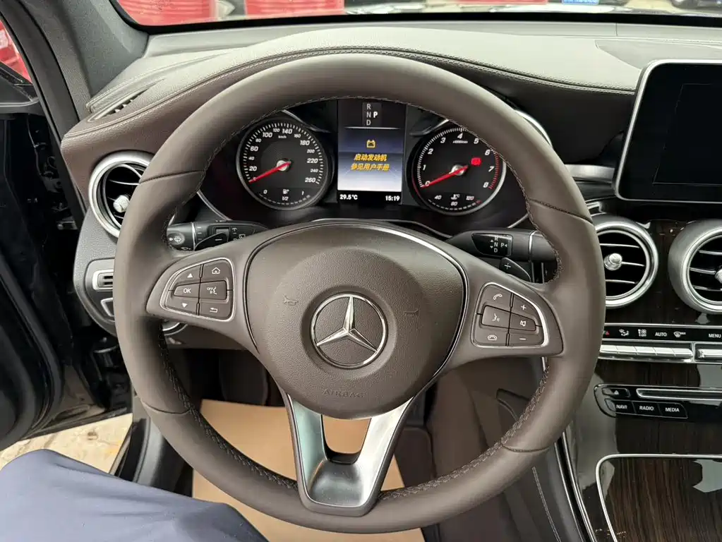 Mercedes-Benz GLC 2017 GLC 260 4MATIC