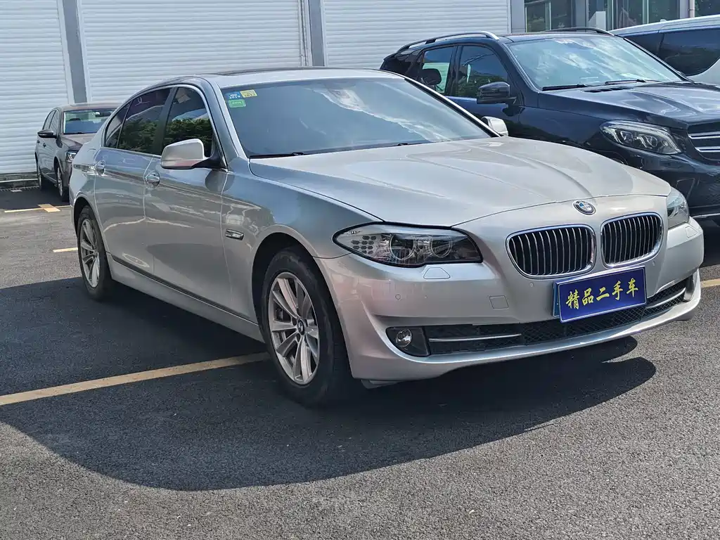 BMW 5 Series — миниатюра 3