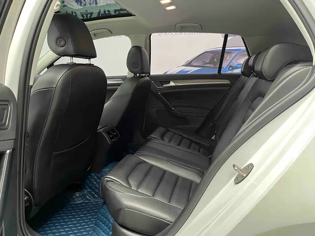Volkswagen Golf — миниатюра 13