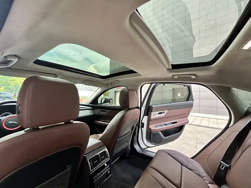 Jaguar XFL — миниатюра 16
