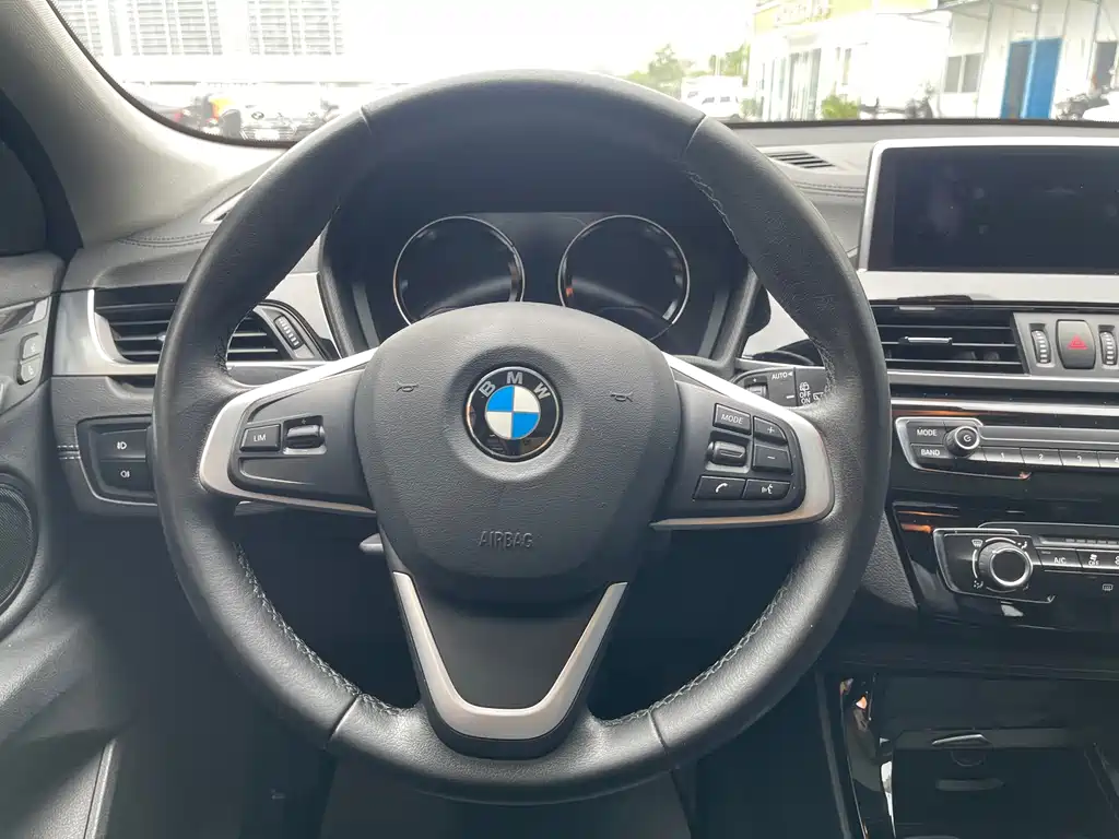 BMW X2 (Import) — миниатюра 8