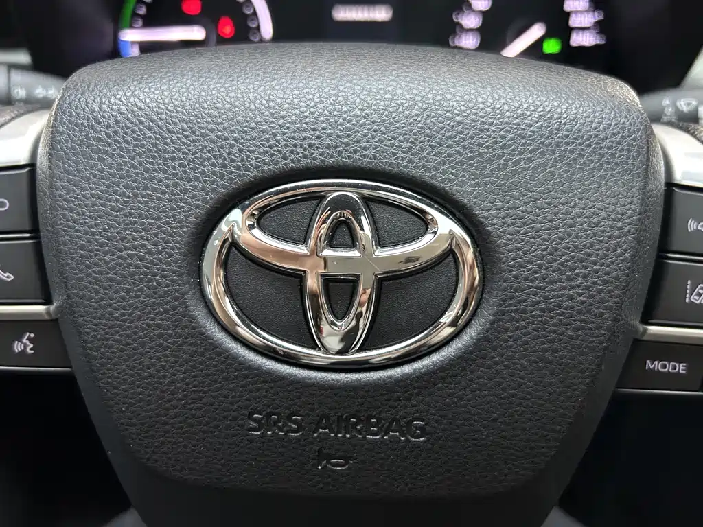 Toyota Granvia — миниатюра 25