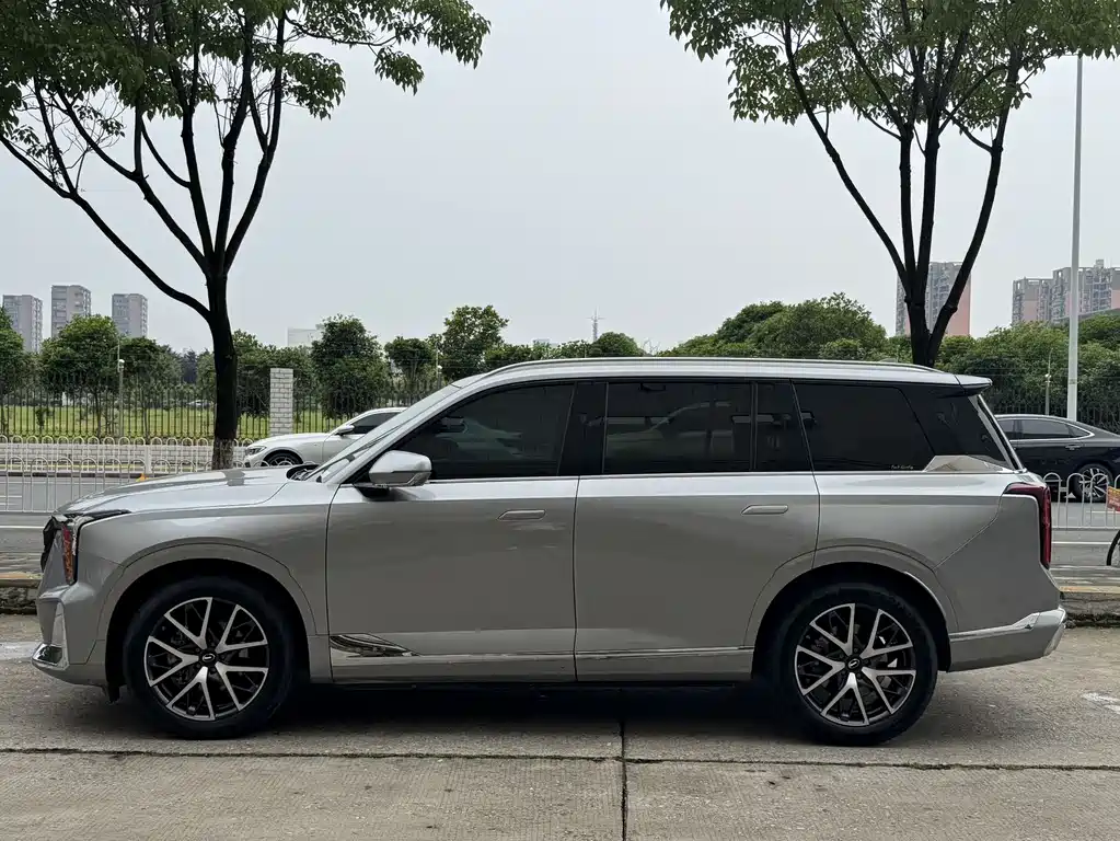 GAC GS8 2022 2.0TM Luxury ( мест)