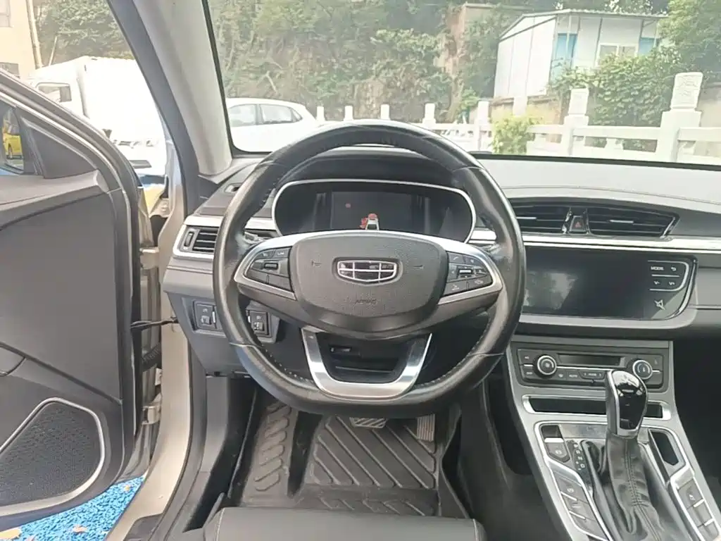 Geely Emgrand — миниатюра 11