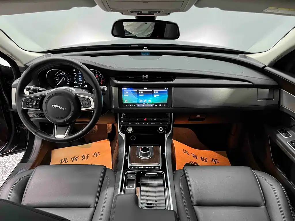 Jaguar XFL — миниатюра 10