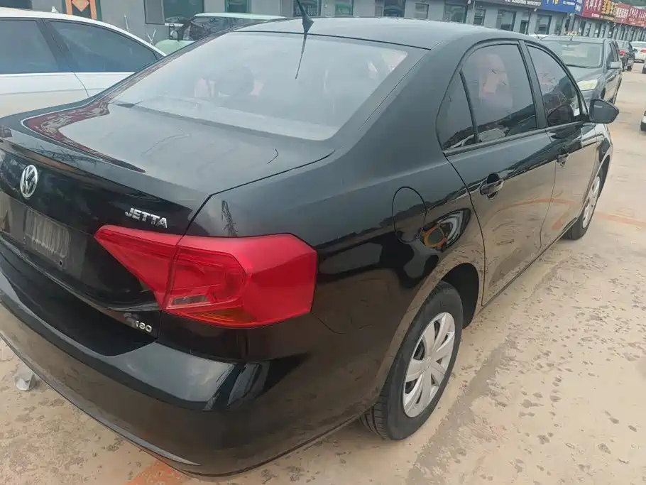 Volkswagen Jetta — миниатюра 3