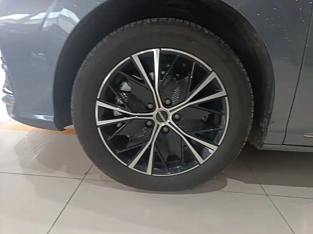 Roewe iMAX8 — миниатюра 23