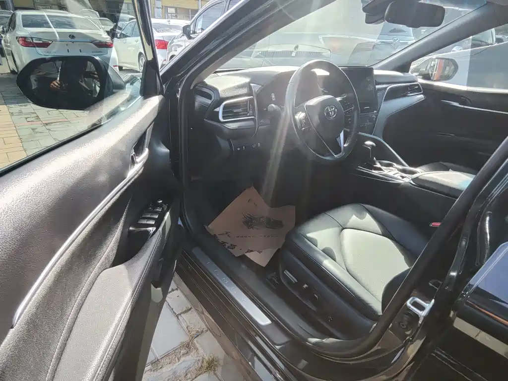 Toyota Camry — миниатюра 5