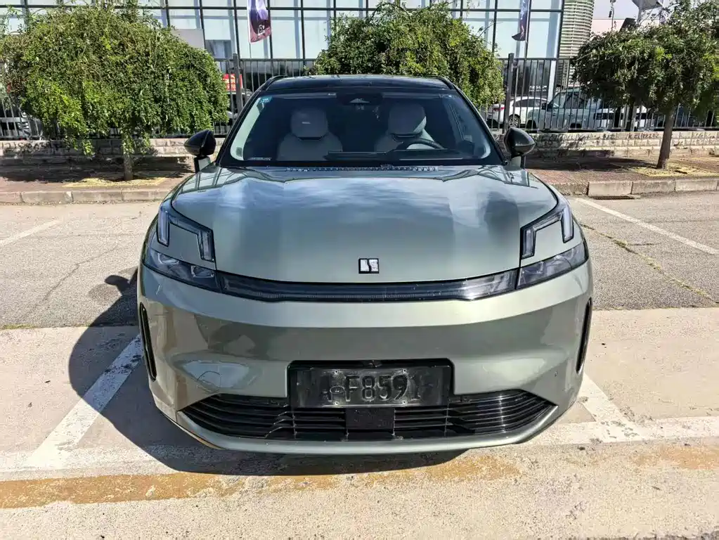 Lynk & Co 08 EM-P — миниатюра 2