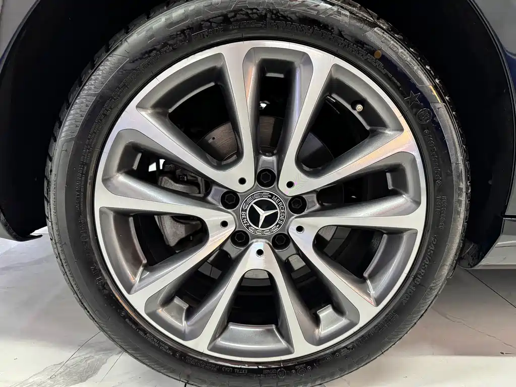Mercedes-Benz E-Class — миниатюра 13