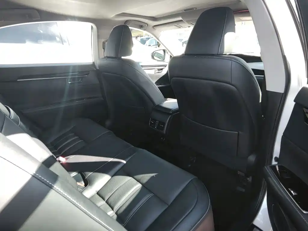 Lexus ES — миниатюра 13