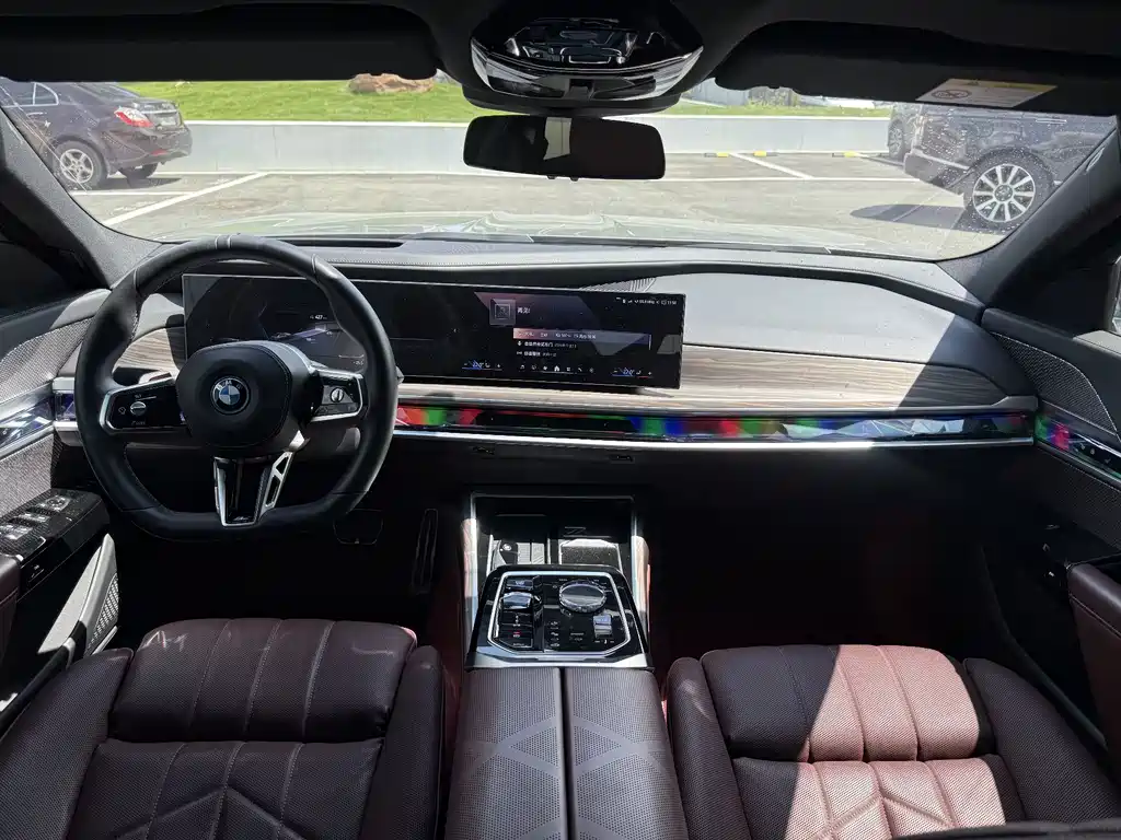 BMW i7 — миниатюра 22