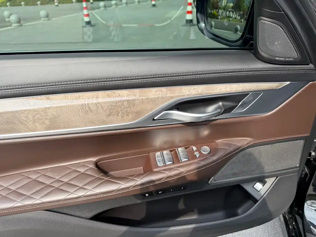 BMW 7 Series 7 2021 740Li Lead Luxury