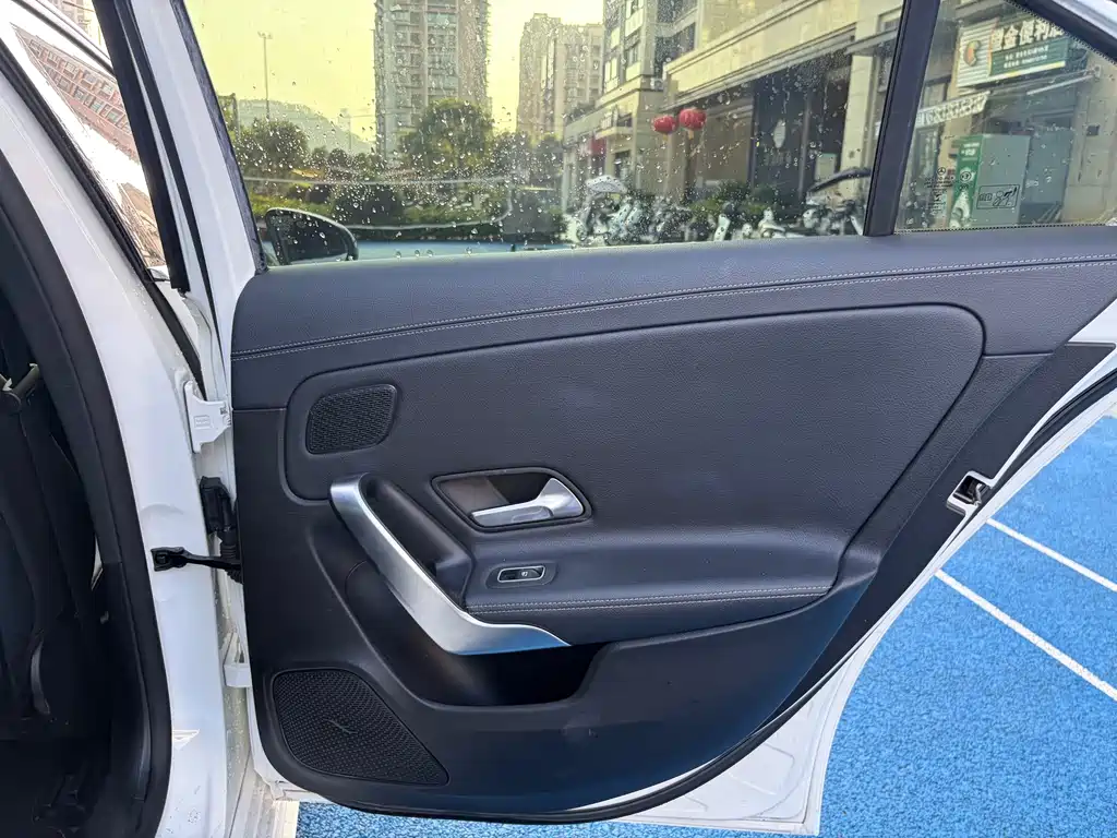 Mercedes-Benz A-Class — миниатюра 15