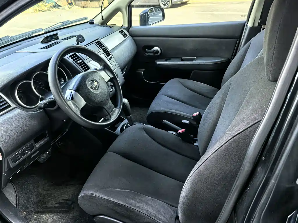 Nissan Tiida — миниатюра 9