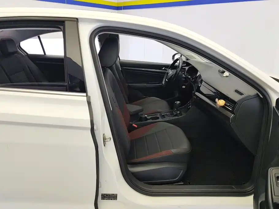 Volkswagen Bora — миниатюра 8