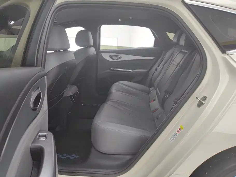 BYD Seal 07 DM-i — миниатюра 11