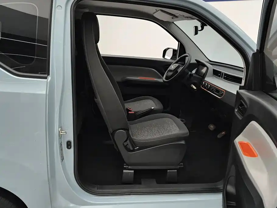 Wuling MINIEV — миниатюра 8