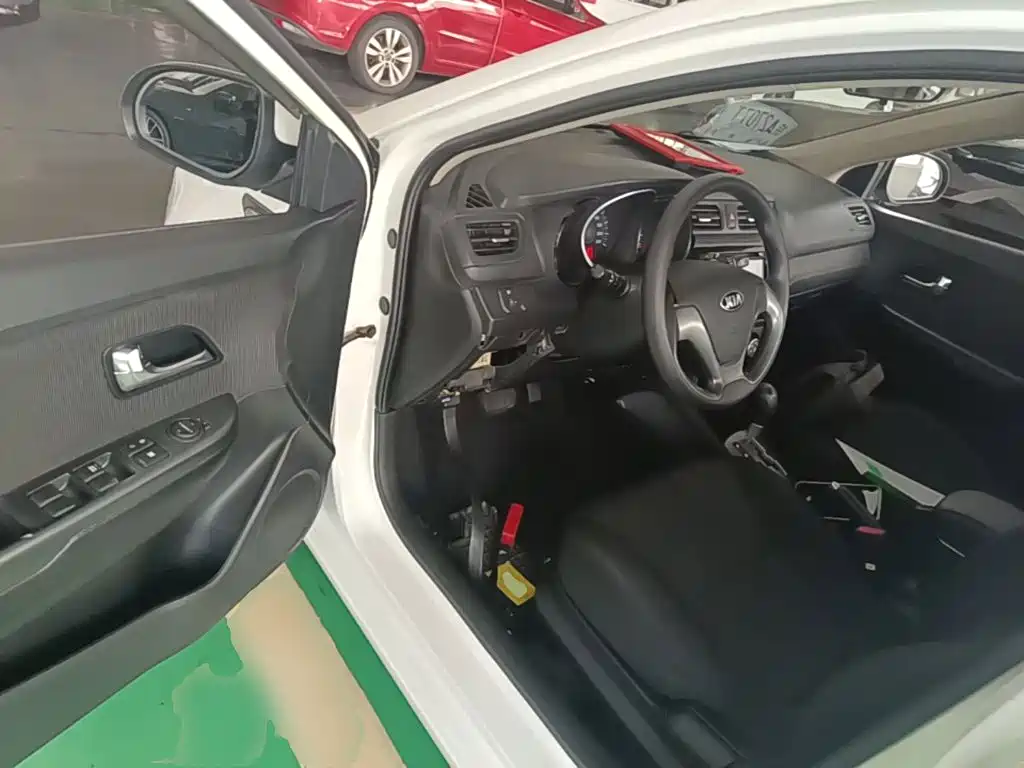 Kia K2 — миниатюра 16