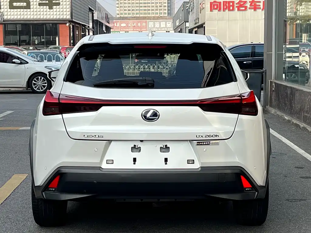 LEXUS UX