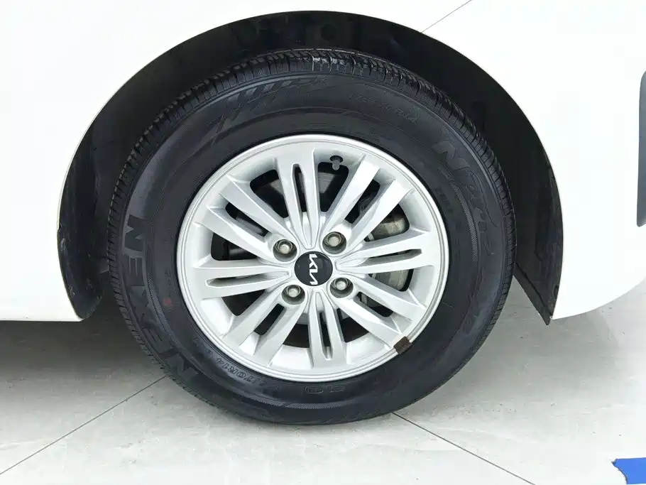 Kia Huanchi — миниатюра 6