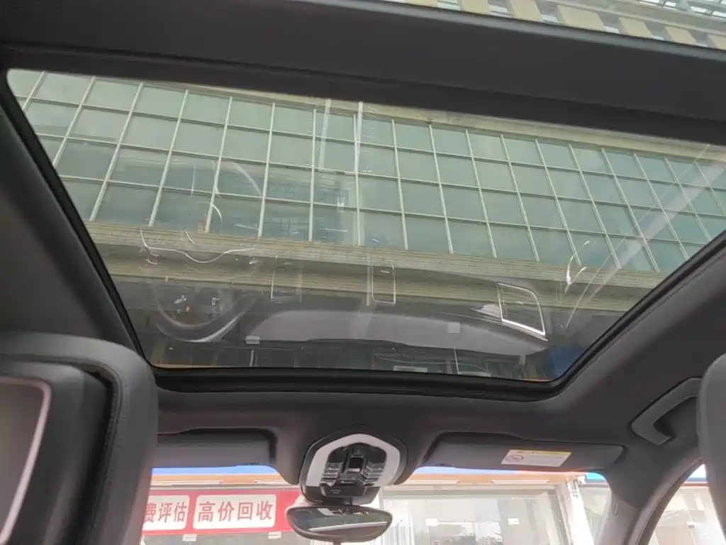Porsche Macan — миниатюра 18