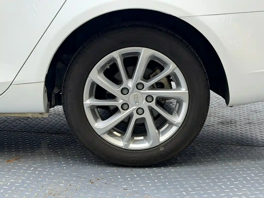 Geely Emgrand — миниатюра 9
