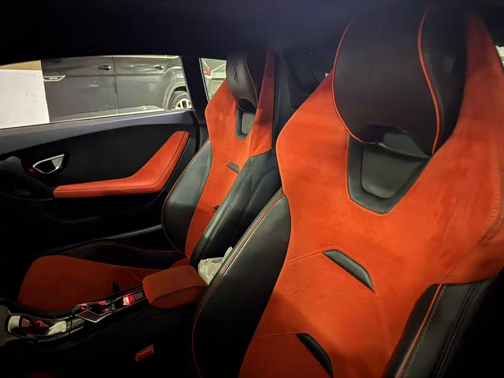 LAMBORGHINI HURACÁN