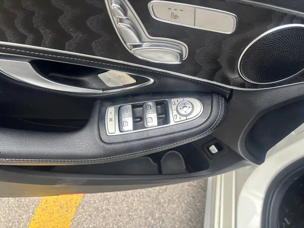 Mercedes-Benz C-Class — миниатюра 13
