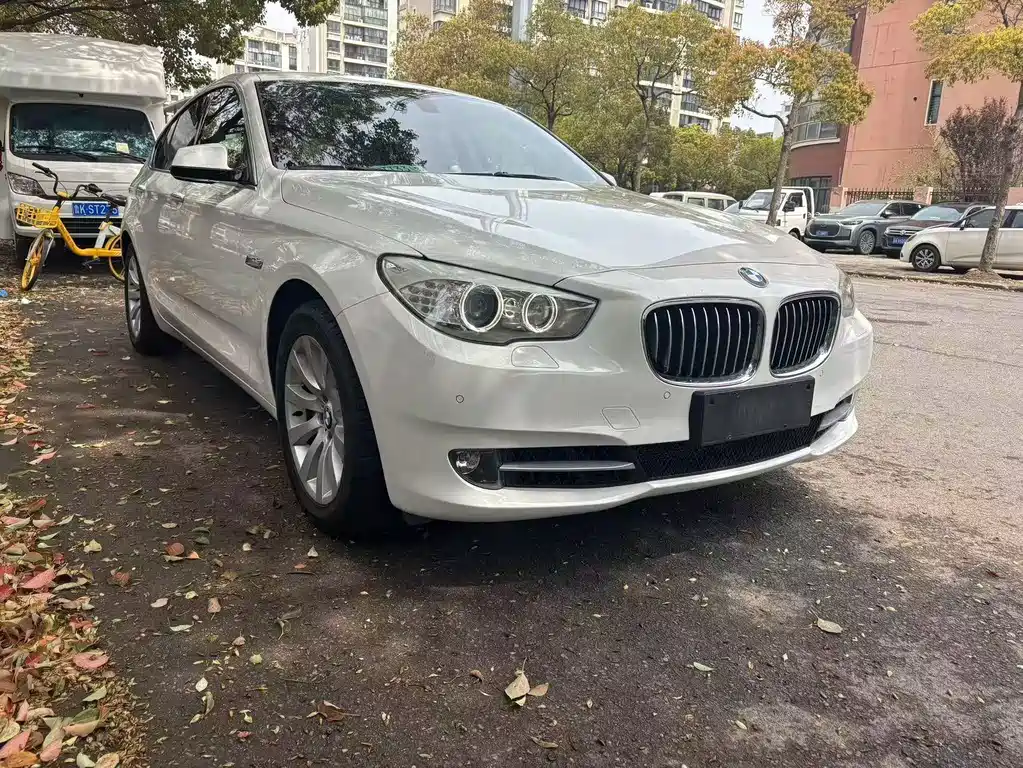 BMW 5 Series GT 5 GT 2013 535i Lead