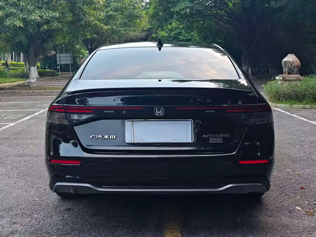 Honda Accord — миниатюра 8