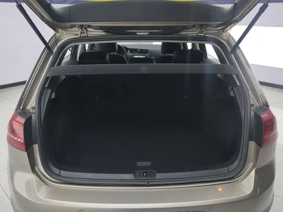 Volkswagen Golf — миниатюра 4