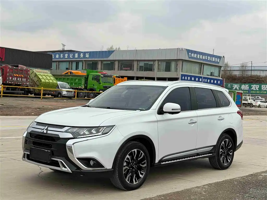 Купить Mitsubishi Outlander