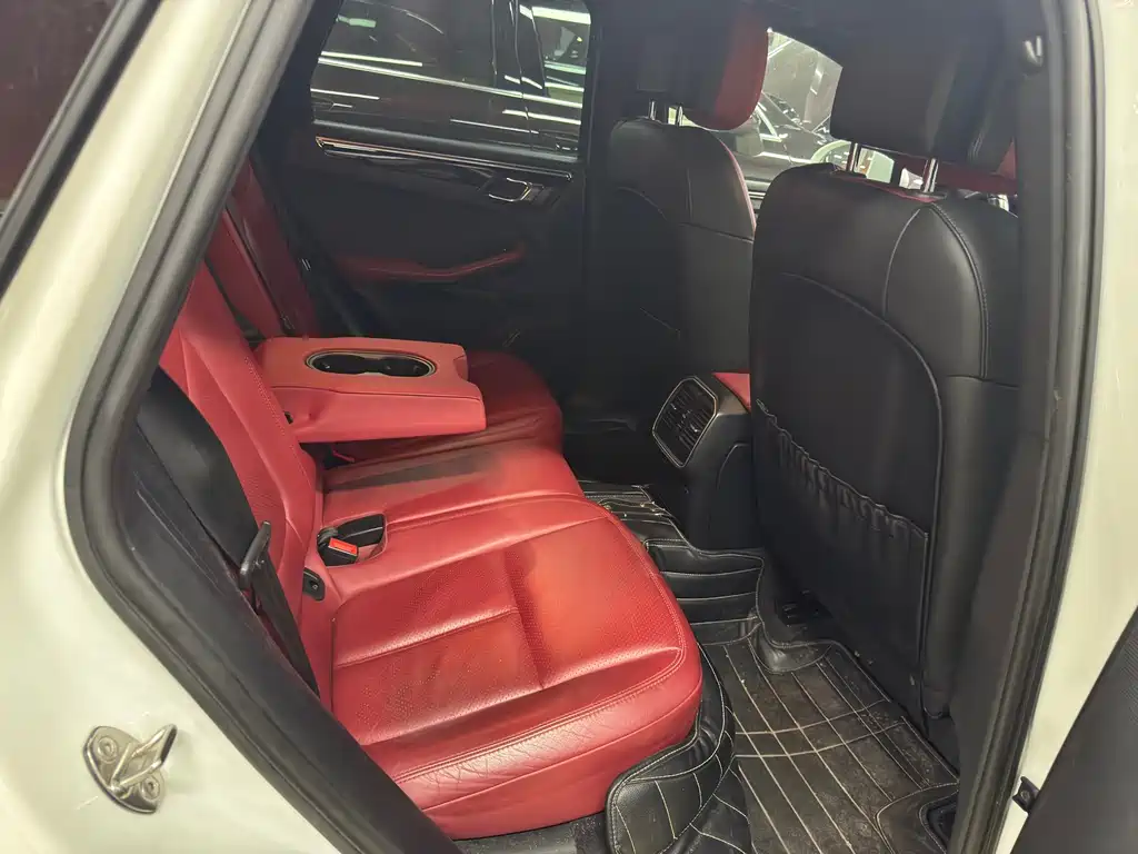 Porsche Macan — миниатюра 8
