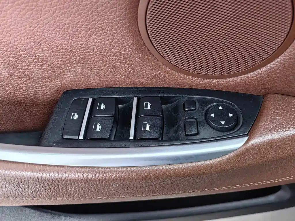 BMW 5 Series GT — миниатюра 9