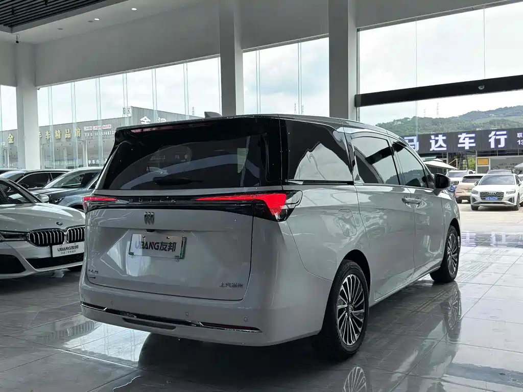 BUICK GL8 NEW ENERGY