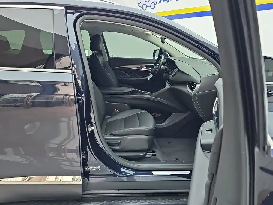 Buick Enclave — миниатюра 8