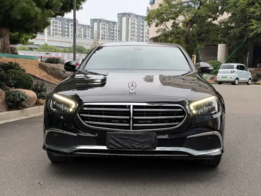 Mercedes-Benz E-Class — миниатюра 2