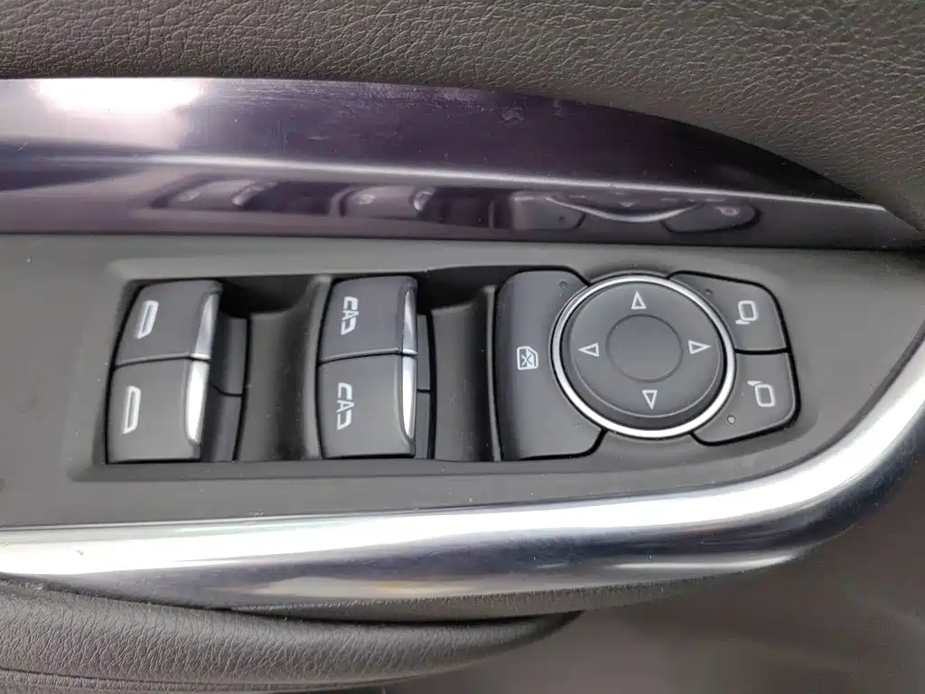 Cadillac XT4 — миниатюра 9