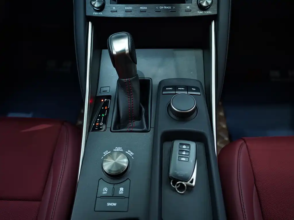 Lexus IS 2017 300 F SPORT