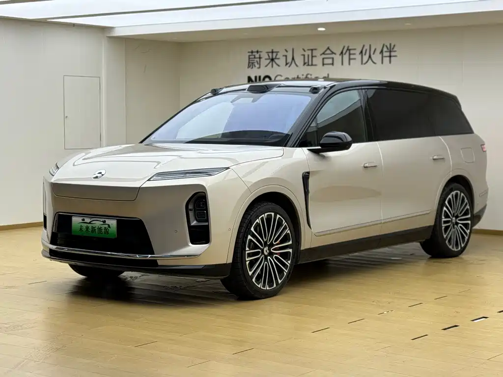 NIO ES8