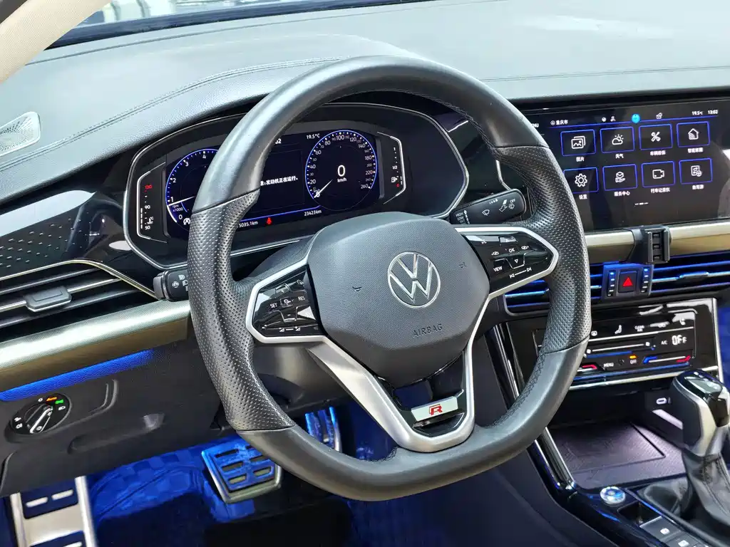 Volkswagen Passat 2023 — фото 12